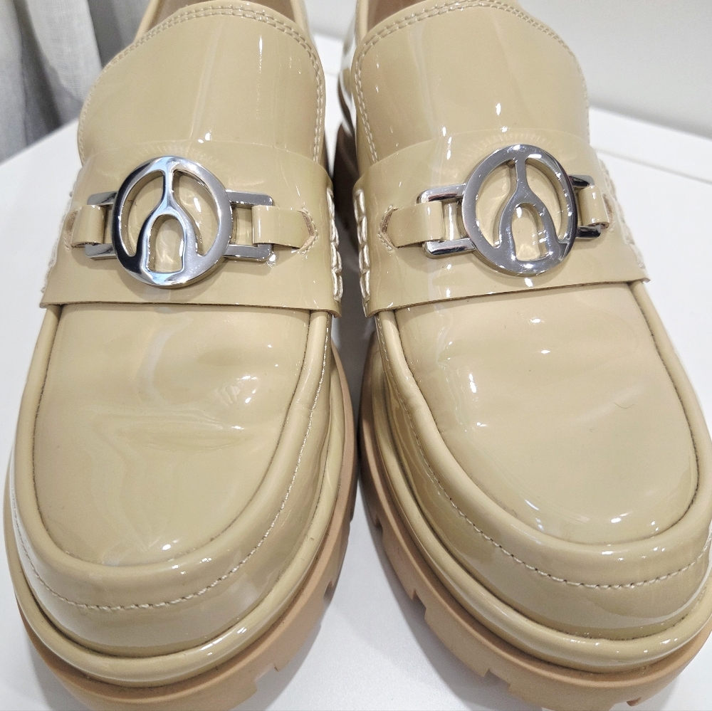 Chunky Loafers – Beige Patent – The Wishbone Collection by Brown – Size 8 - Picture 4 of 12